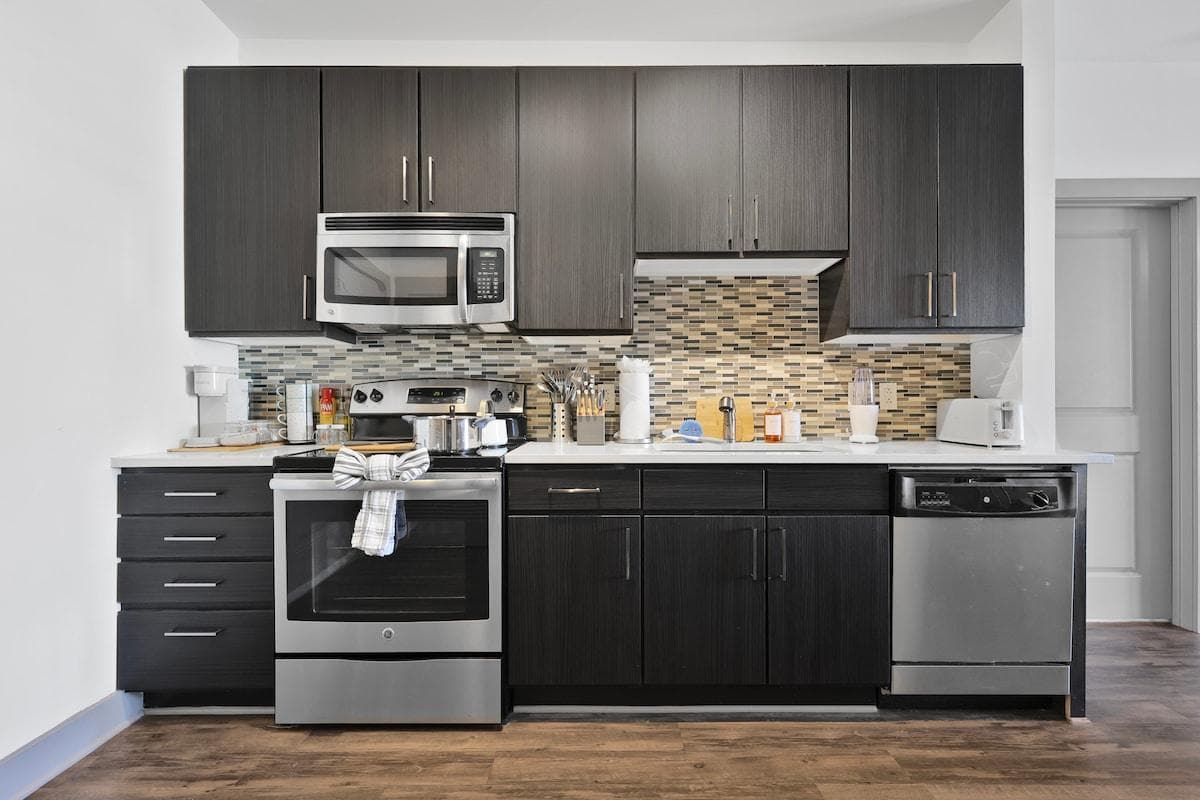 Spacious, ready to cook kitchen!